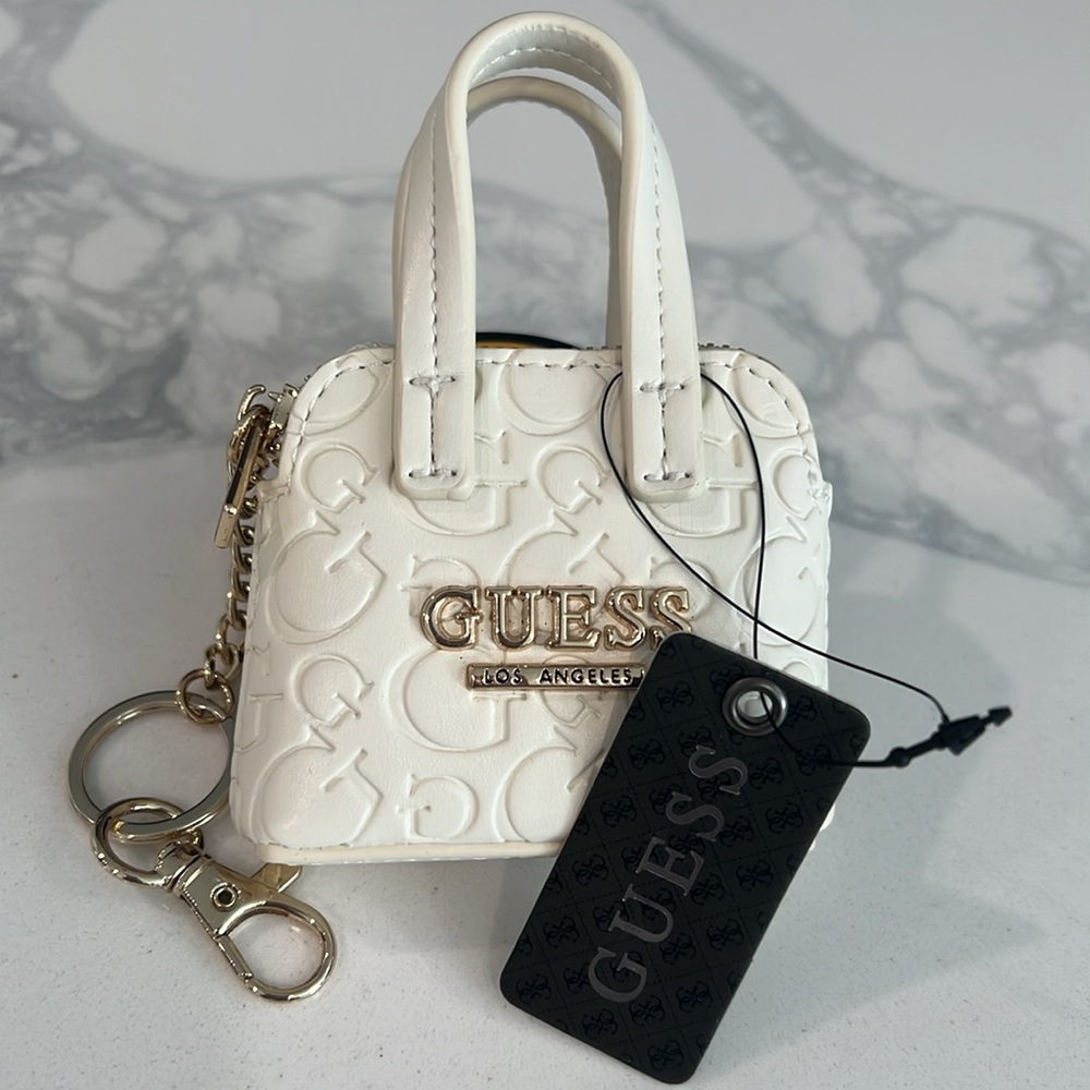 👛CUTE. GUESS. Mini coin purse.